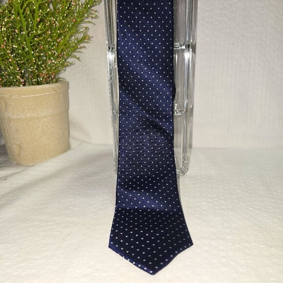 THE TIE BAR NAVY TIE WITH WHITE POLKA DOTS MENS SILK EUC - Picture 1 of 5